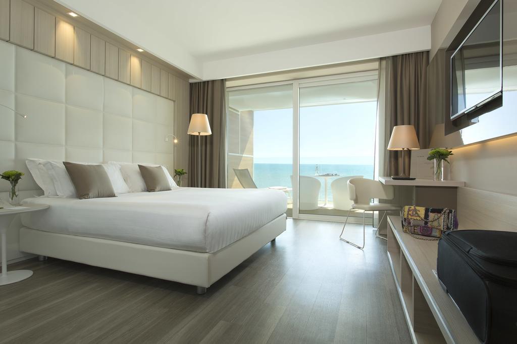 Deluxe Triple Room with Sea View,1209737752:JPEG